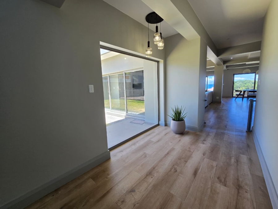 4 Bedroom Property for Sale in Outeniqua Strand Western Cape